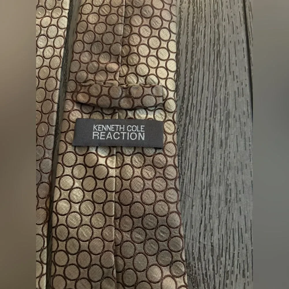 Kenneth Cole elegant tie